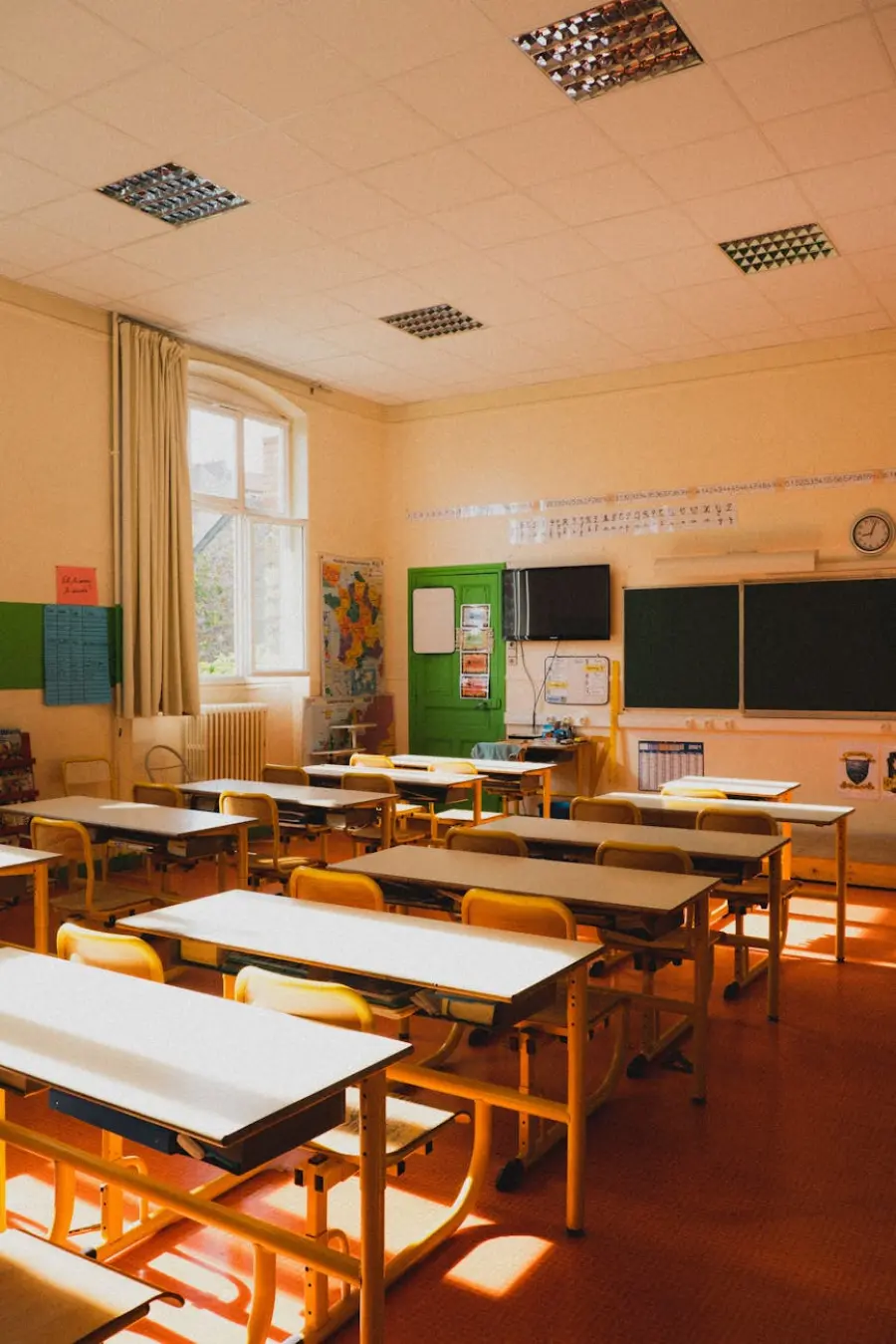 Bandecchi incontra i dirigenti scolastici: “Priorità a sicurezza e riqualificazione degli istituti”