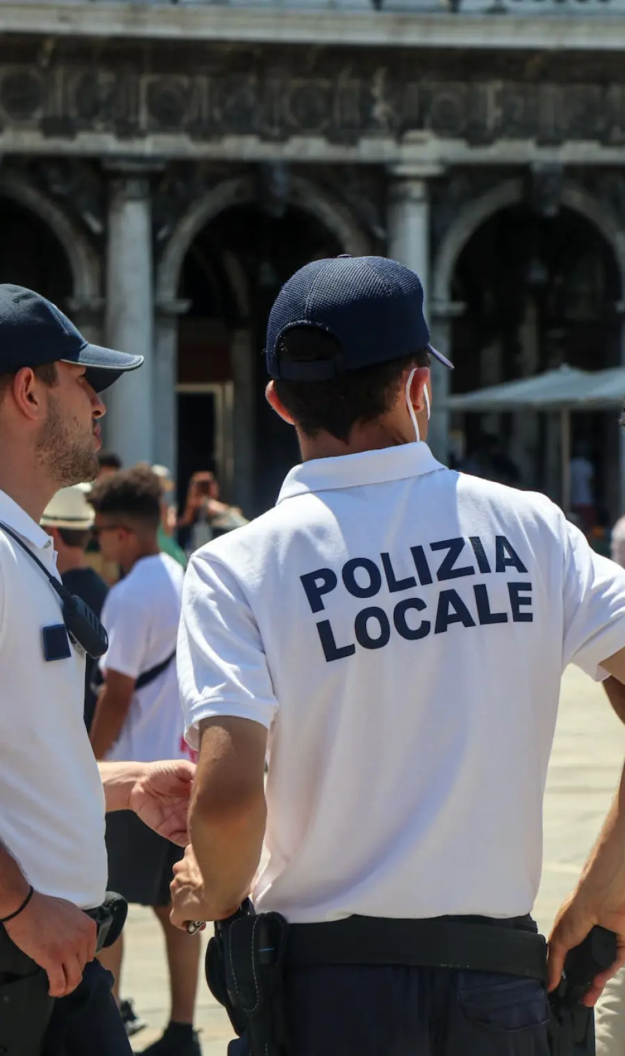 Terni, encomi e lodi agli agenti della Polizia di Stato distintisi in servizio