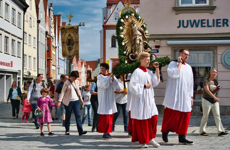 Montecchio, torna la Via Crucis: tradizione secolare tra fede e comunità