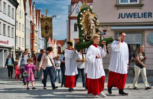 Montecchio, torna la Via Crucis: tradizione secolare tra fede e comunità