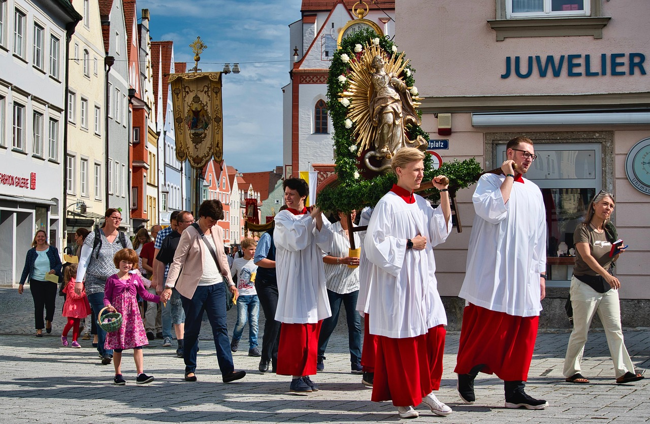 Montecchio, torna la Via Crucis: tradizione secolare tra fede e comunità
