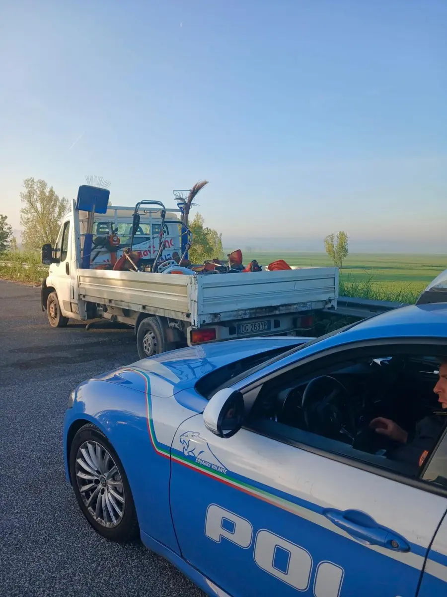 Furto nella notte, inseguimento sulla Flaminia: recuperato furgone con refurtiva da 20 mila euro
